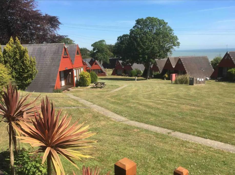 Wow! Amazing Sea Views At Coastal Chalet In Kingsdown Park With Pool No 40ヴィラ エクステリア 写真